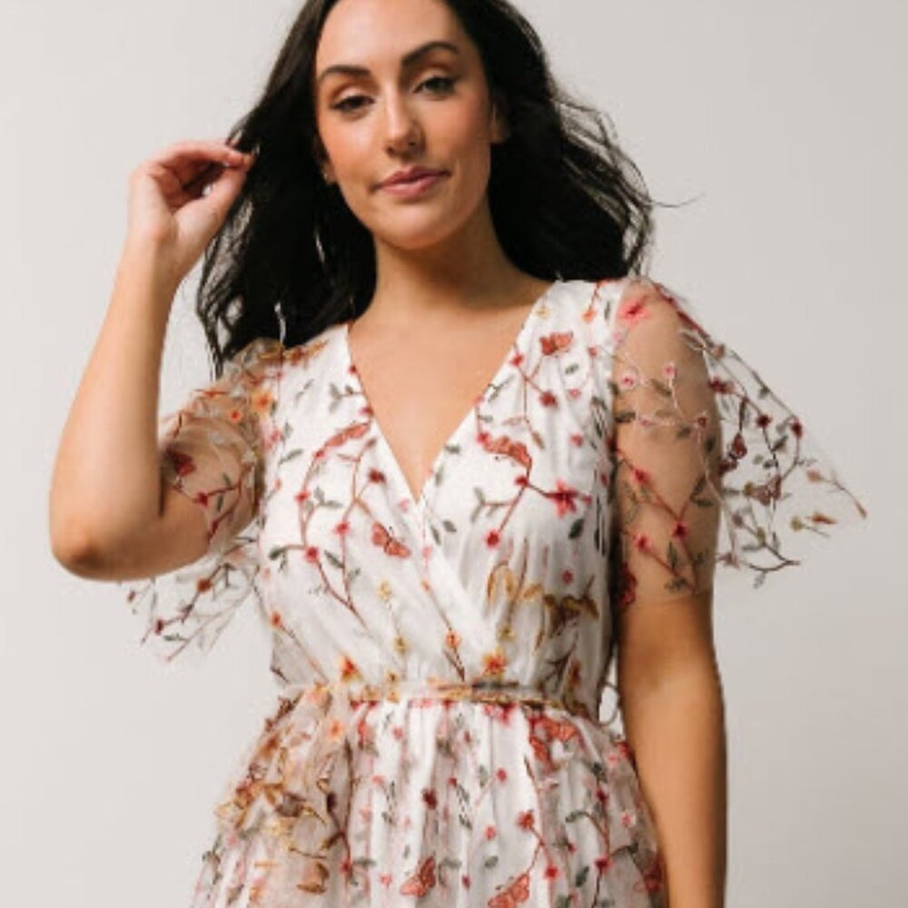 Marseille Embossed / Embroidered Maxi Dress | White Multi Floral - 3XL NWT